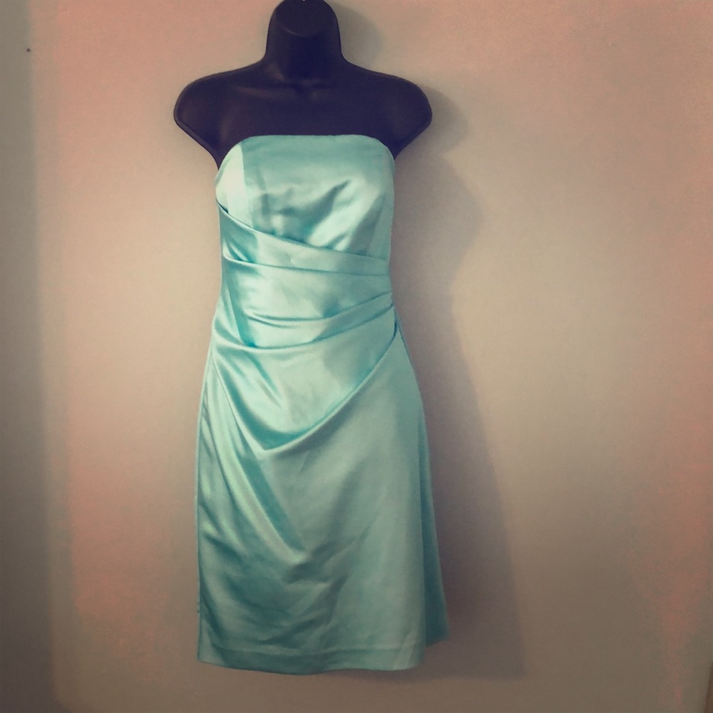 Strapless satin fitted dress